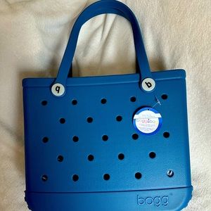 Brand new with tags attached BABY BOGG bag! Perfect for a 🌲 gift!!🎁